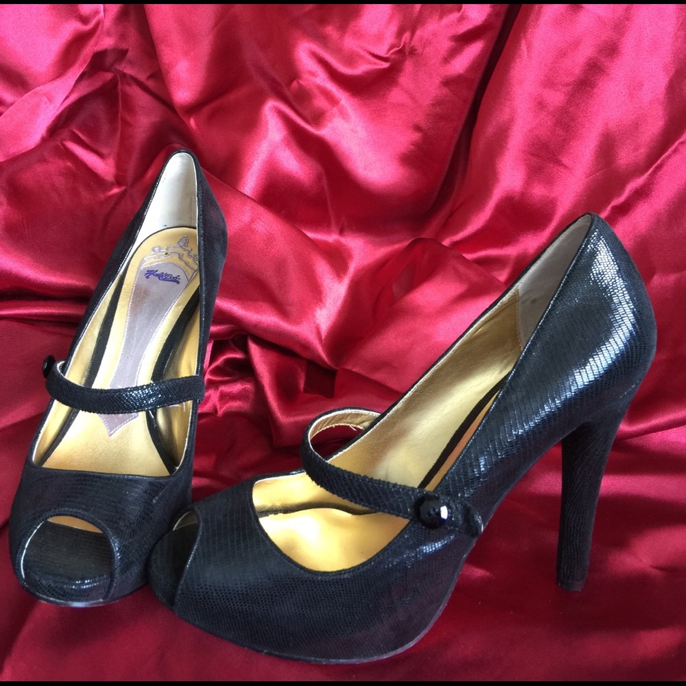 Peep Toe 5 inch. Heels w/ strap