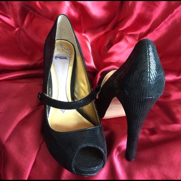 Peep Toe 5 inch. Heels w/ strap - Picture 4 of 8