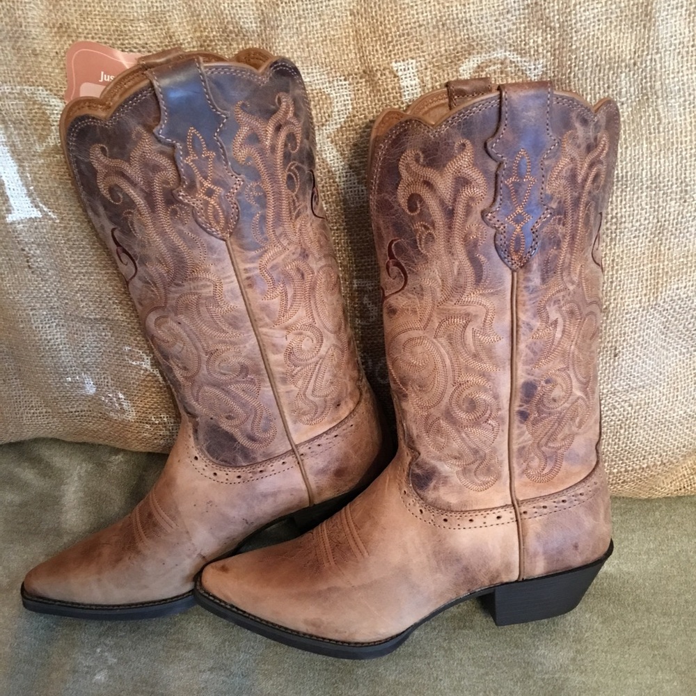 NWT in box tan/brown Cowboy boots Justin size 9