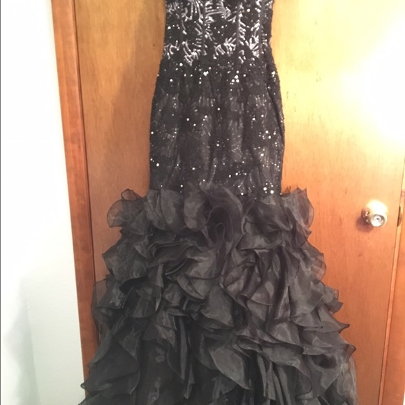 2016 size 0 Jovani Gown - Picture 2 of 2