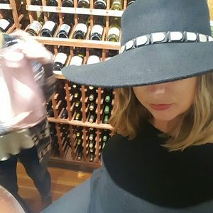 Meet your Posher, Catherine