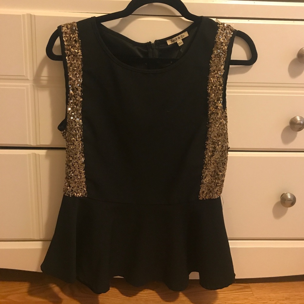 Black peplum top!!