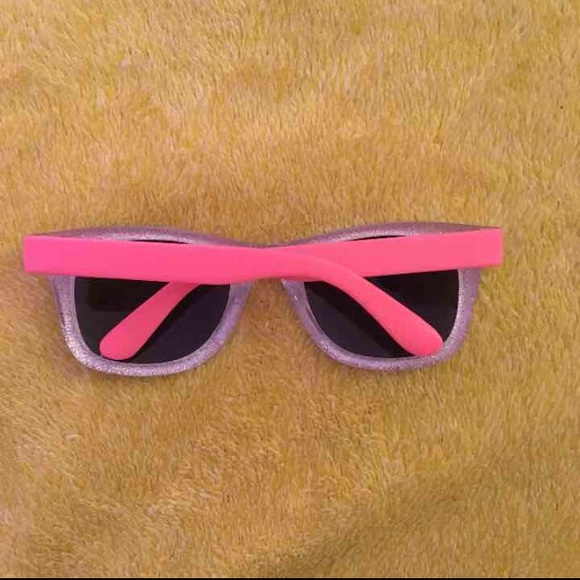 FREE WITH BOUGHT ITEM Infant glitter/pink shades - Picture 4 of 4