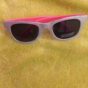 FREE WITH BOUGHT ITEM Infant glitter/pink shades
