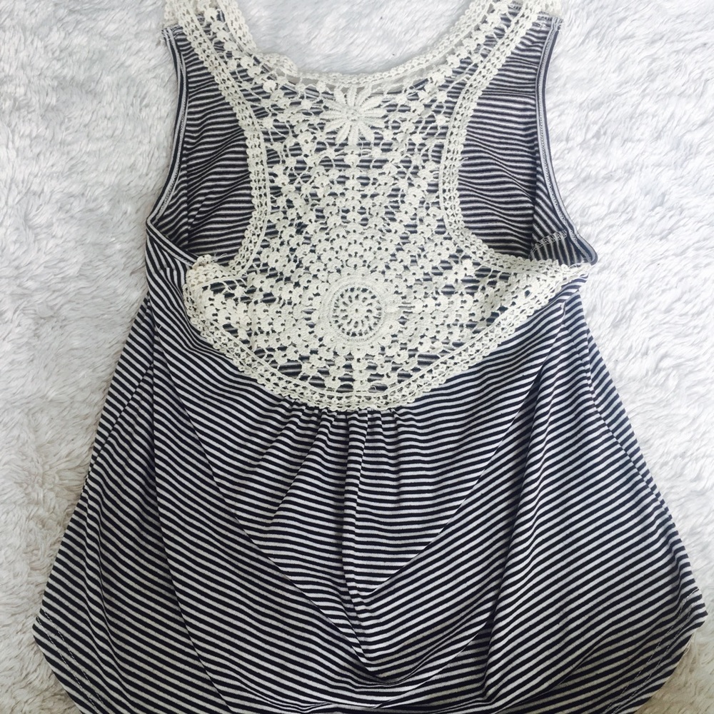Tank with crochet back - Picture 2 of 5