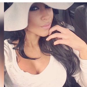 Meet your Posher, Denise