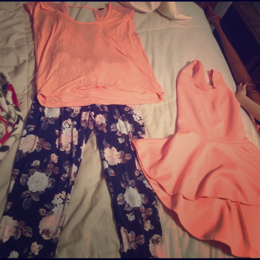 Leggings & two shirts