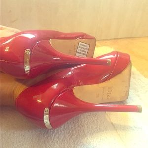 Christian Dior peep-toe in size 6👠