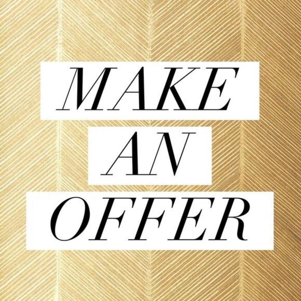 Tons of summer clothes and dresses!!!