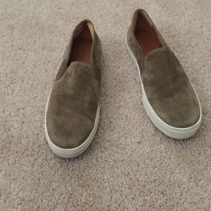 Vince slip on sneakers