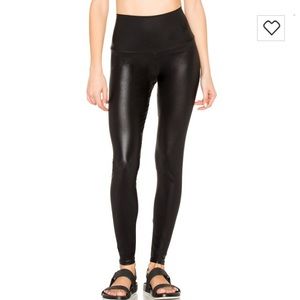 Onzie high rise leggings in shiny black