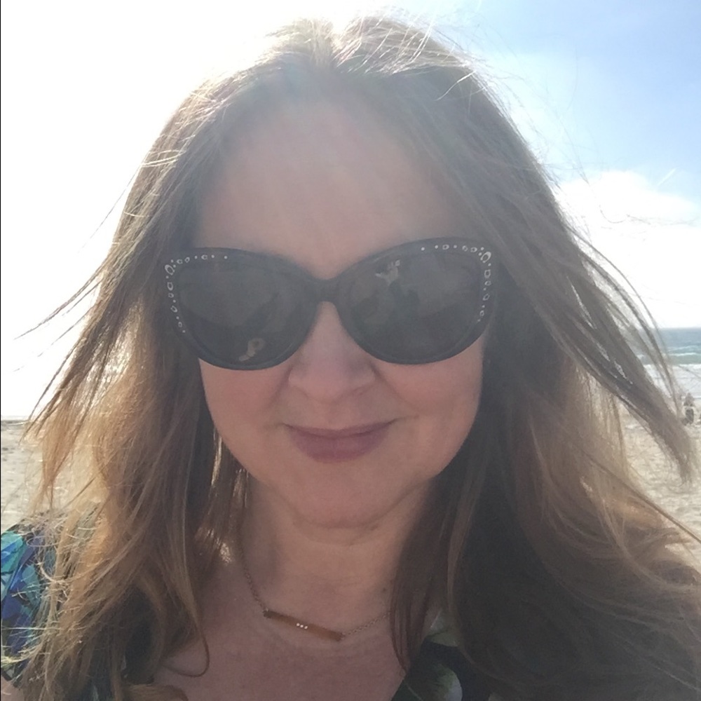 Meet your Posher, Carrian