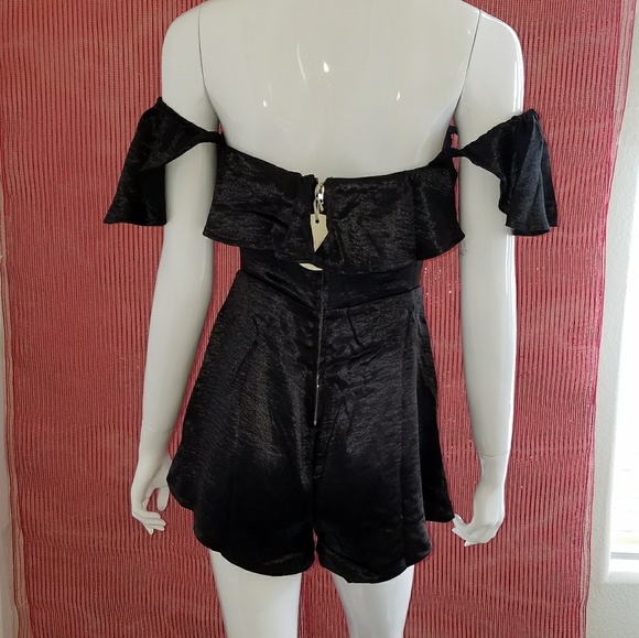 🔴 4 FOR $20!  NWT Off Shoulder Romper - Picture 3 of 3