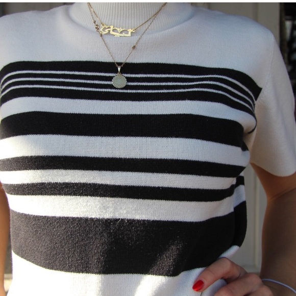 Retro 90s Short sleeve turtleneck - Picture 2 of 3