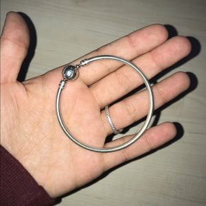 Bangle Pandora bracelet