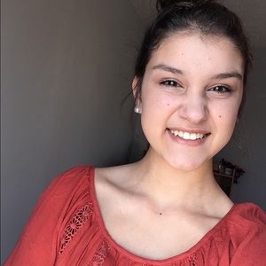 Meet your Posher, Alyssa