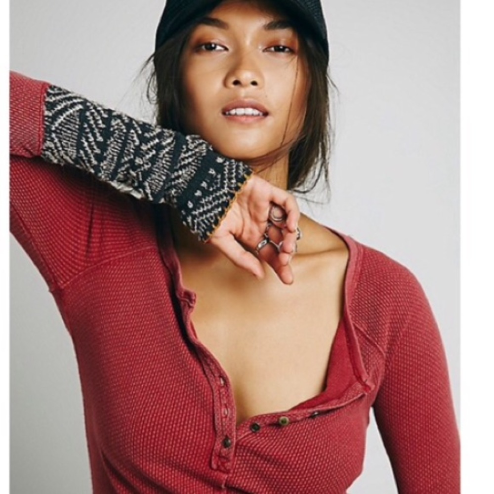 Free people alpine cuff crimson color xs