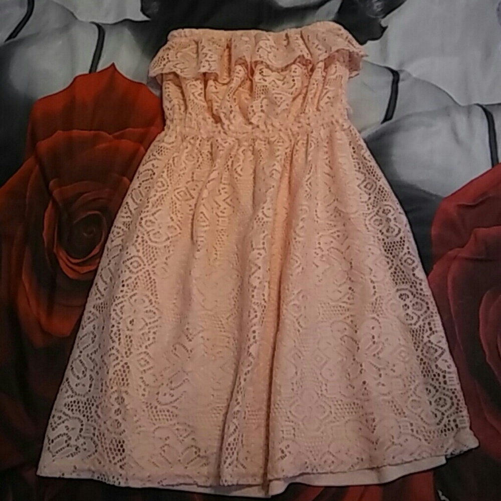 Dress - Picture 3 of 3