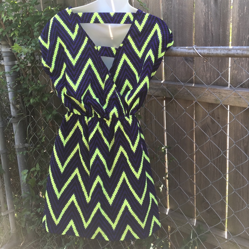 Dress - Picture 6 of 8