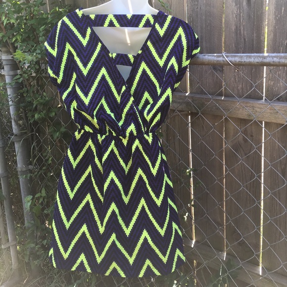 Dress - Picture 6 of 8