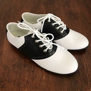 Retro style Modcloth saddle shoes