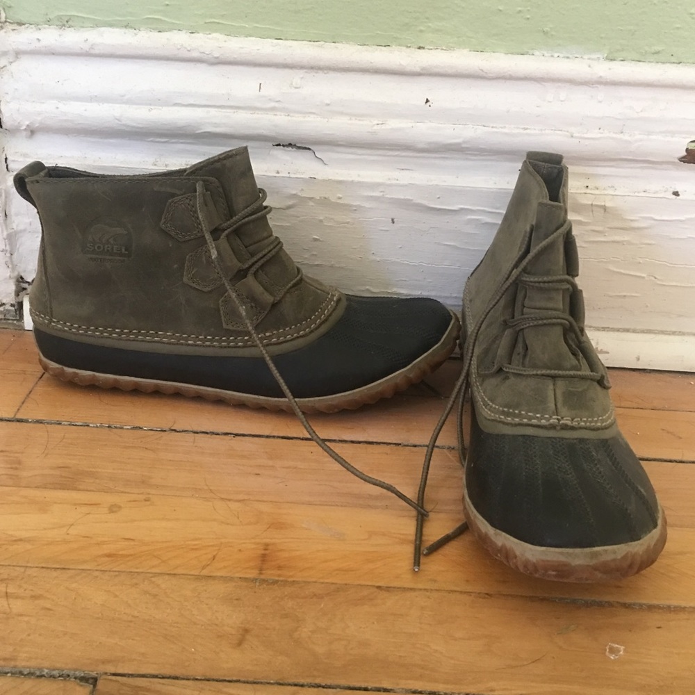 Sorel out n about leather boot