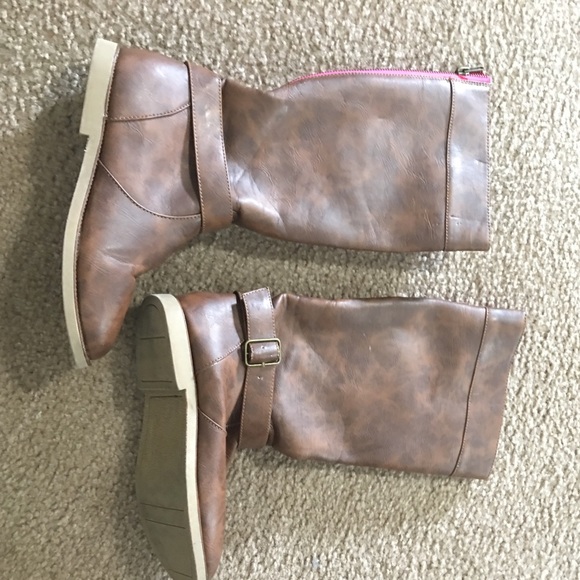 Brown boots with hot pink zipper!!!💖 - Picture 1 of 3