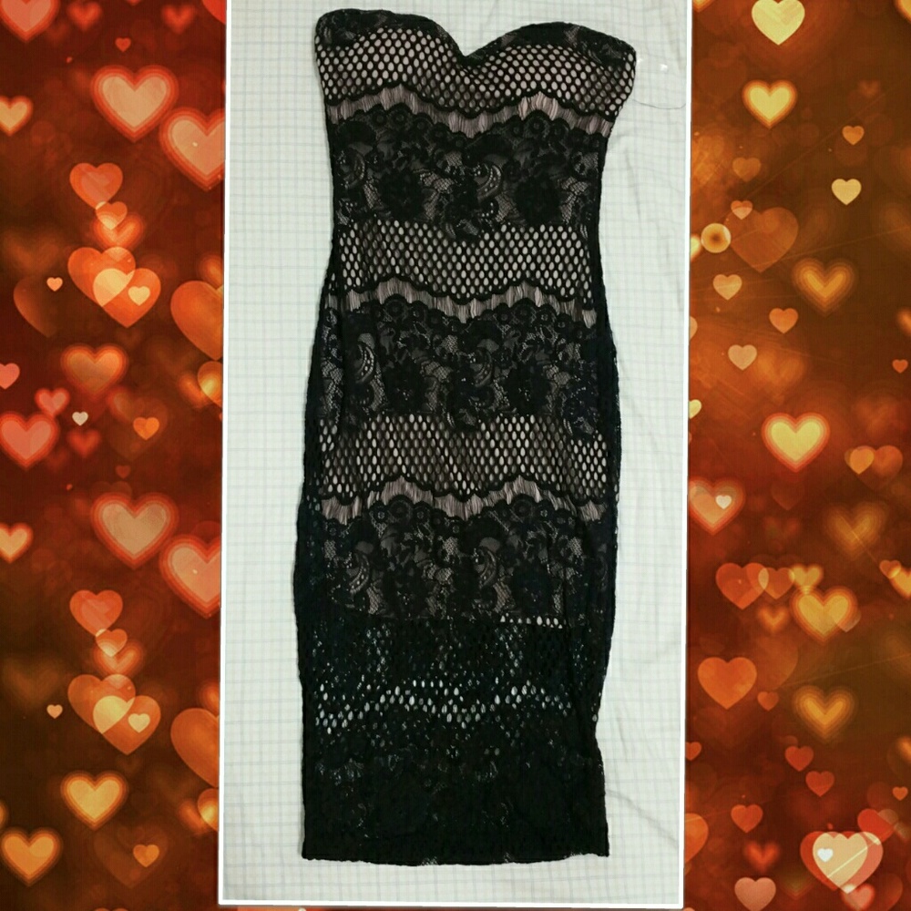 Women Black Strapless Knee Length Lace Dress