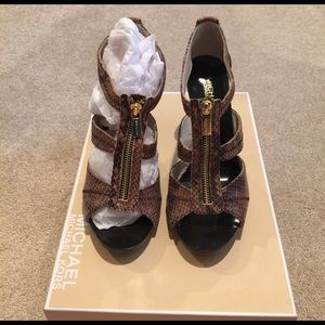 NWT Women's Michael Kors Heels with Front Zip