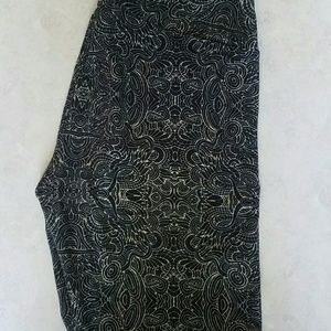 Lularoe Black printed Leggings OS