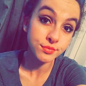 Meet your Posher, Chloe