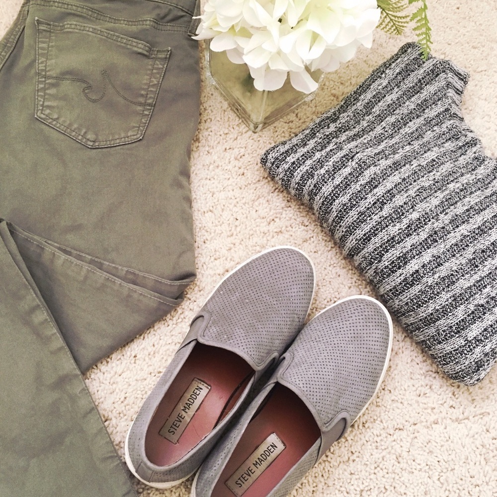 Steve Madden slip ons