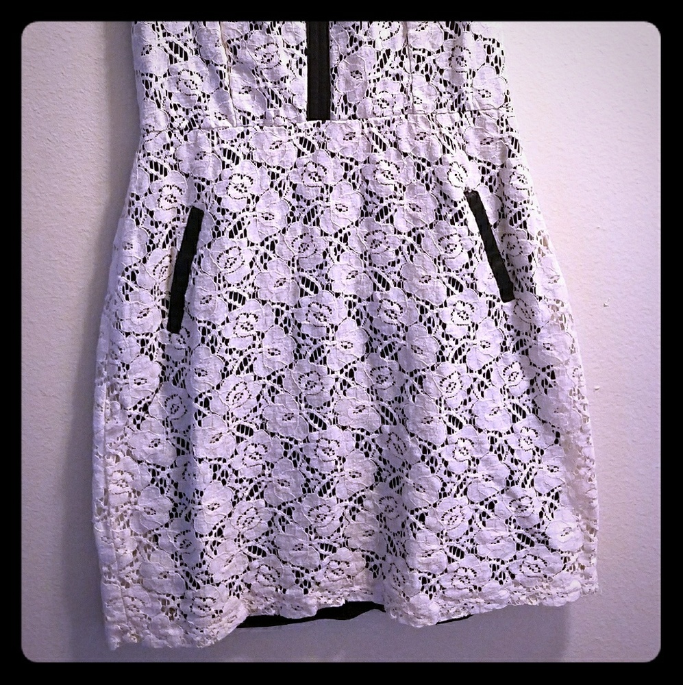 Dress - Picture 4 of 5