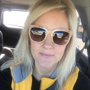 Meet your Posher, Carrie