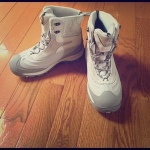 White Columbia Snow Boots