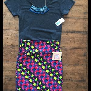 LuLaRoe Cassie Skirt/ Small and Classic T/Small