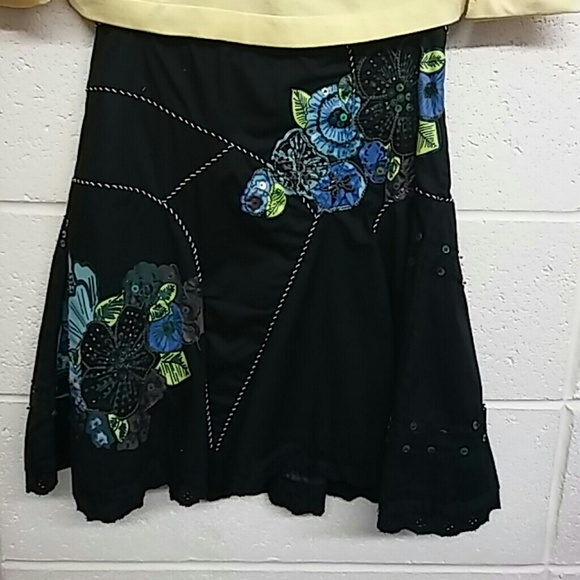 Yellow top sz sm collection 59 skirt is sm - Picture 2 of 3