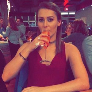 Meet your Posher, Lara