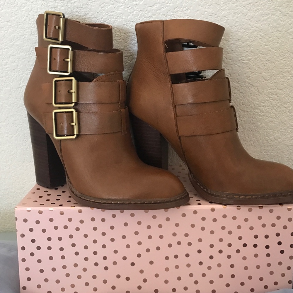 Chinese Laundry Strappy Ankle Boots Size 5.5