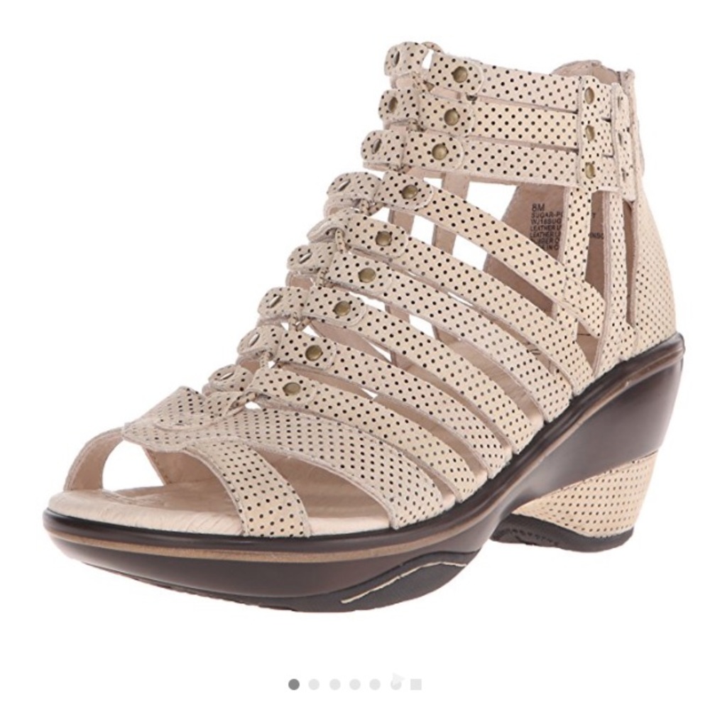 Jambu wedge pump in taupe.