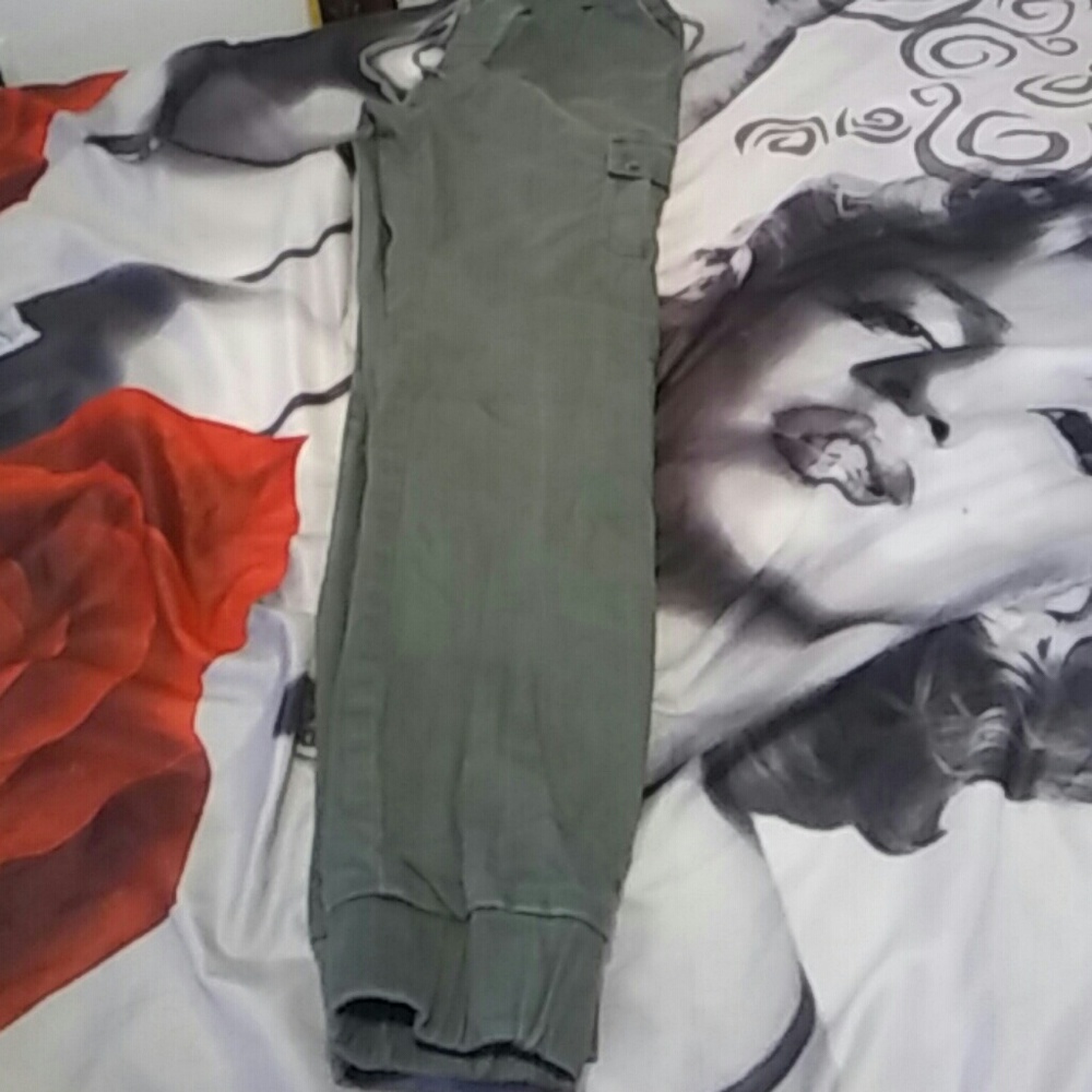 Clothes - Picture 2 of 4
