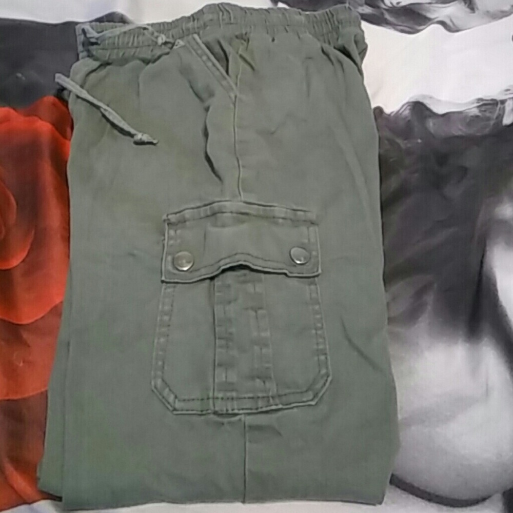 Clothes - Picture 3 of 4
