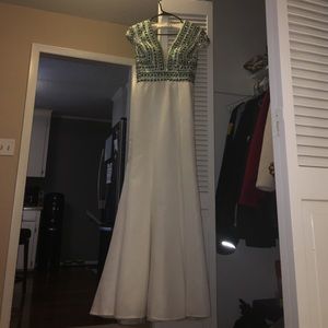 beautiful Mac Duggal gown