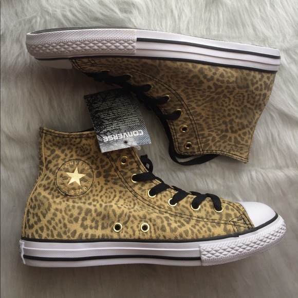 🎉1 HOUR SALE! CONVERSE Womens SHOES SIZE 7 - Picture 2 of 5