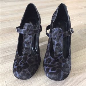 Nicole brand heel in blue leopard print.