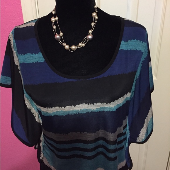 Tops - 🔹Tunic top with draped sleeves 🔹