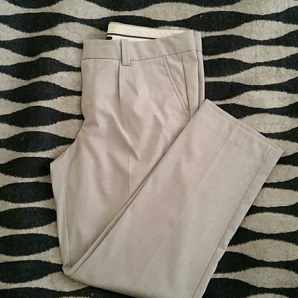 GAP light gray cropped trousers