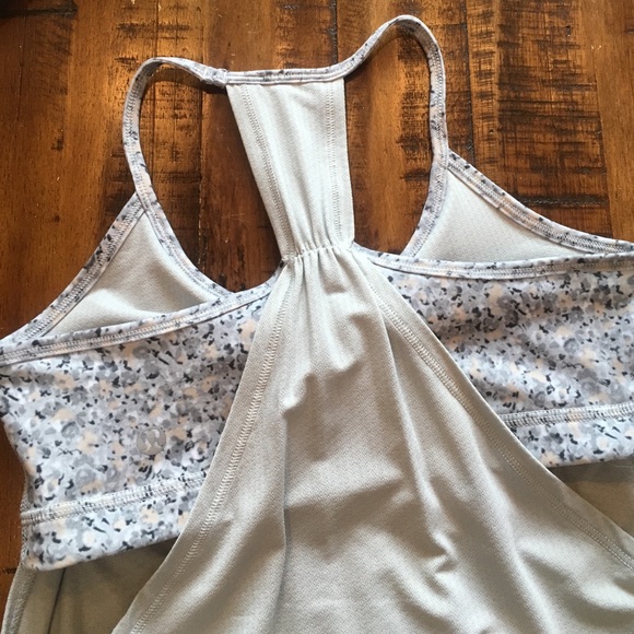 Lululemon No Limits tank top. Like new!! Size 4. - Picture 3 of 3