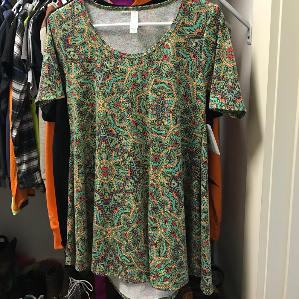 BNWT XXS  LULAROE PERFECT T