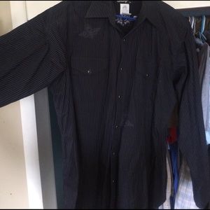 Wrangler Pearl Snap Shirt barely worn